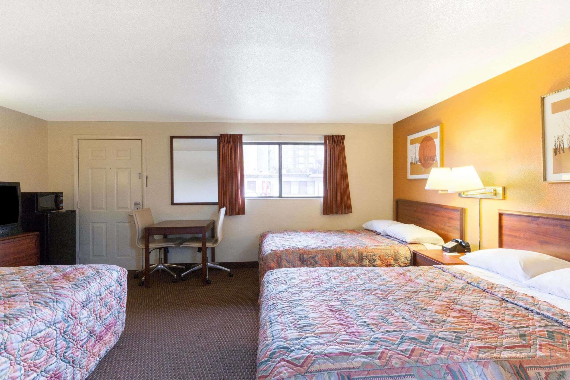 Country Inn & Suites By Radisson, Flagstaff Downtown, Az Bagian luar foto