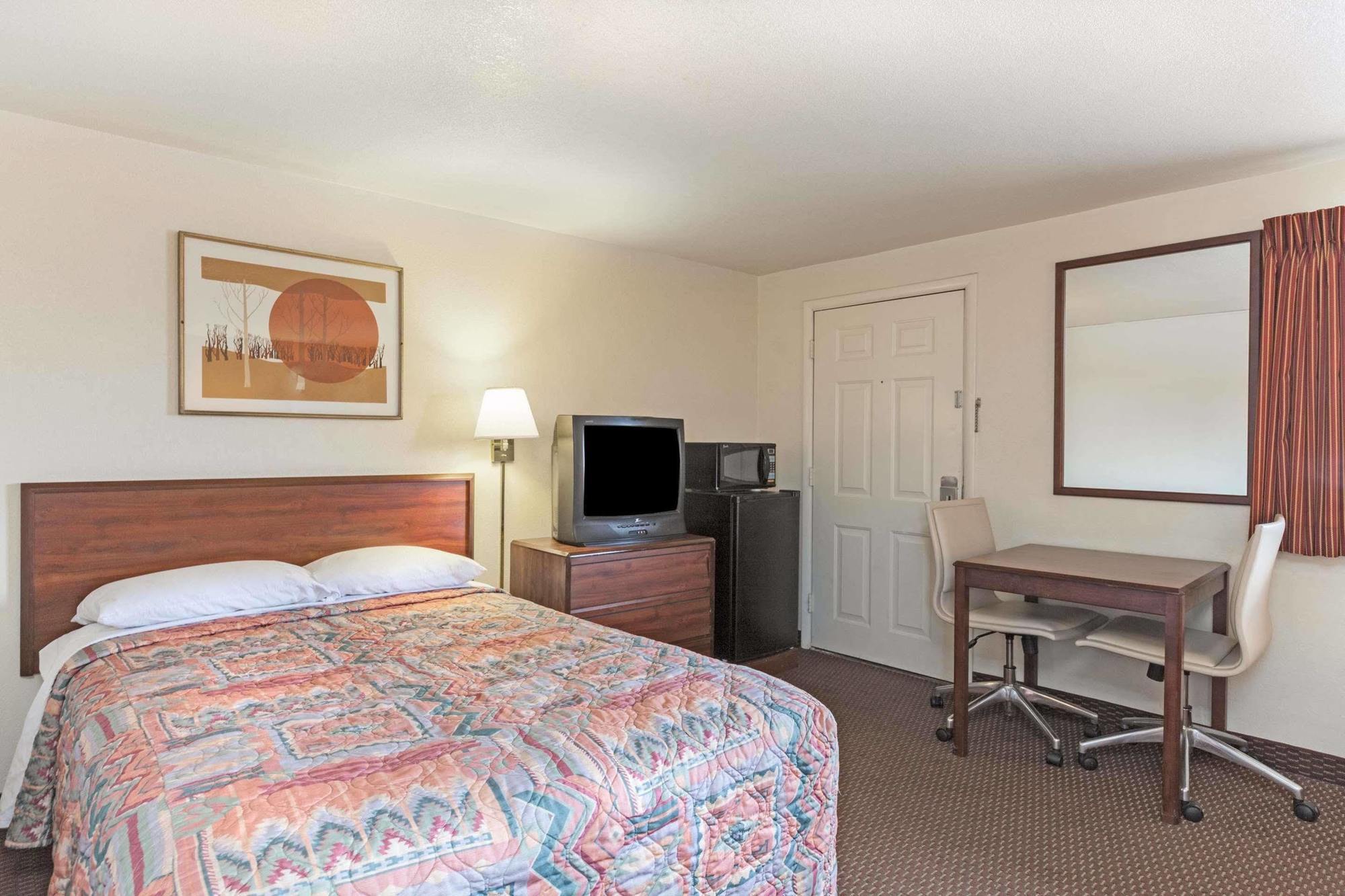 Country Inn & Suites By Radisson, Flagstaff Downtown, Az Bagian luar foto